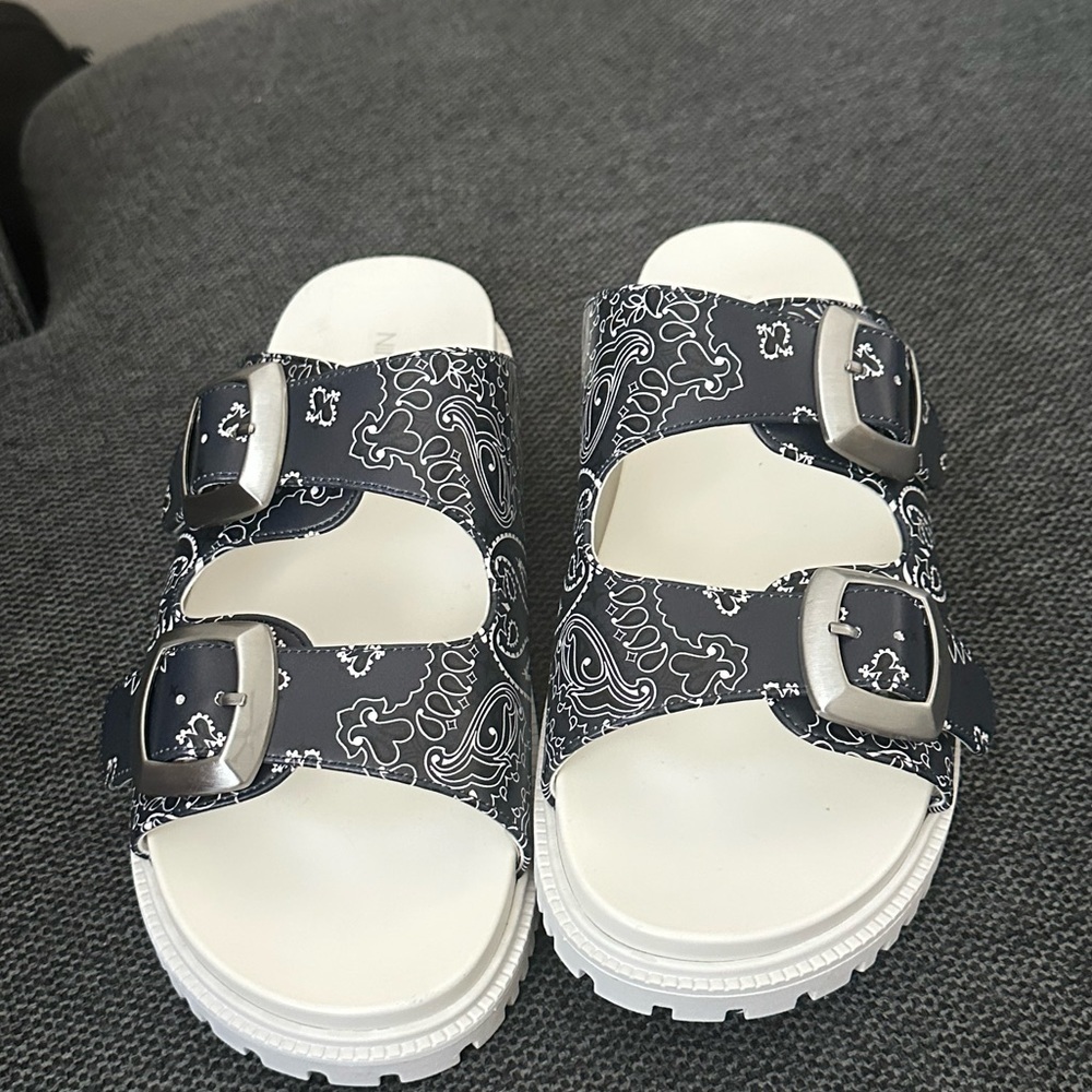 Nine West Navy Paisley Double Strap Buckle Sandals Size 10 NWOB - Picture 5 of 7
